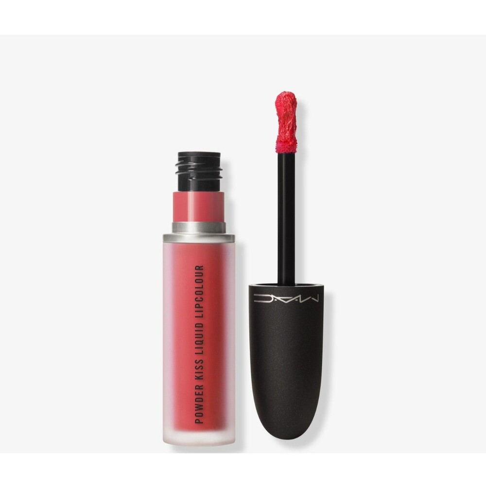 M.A.C. Kiss Liquid Lipcolour A little tamed